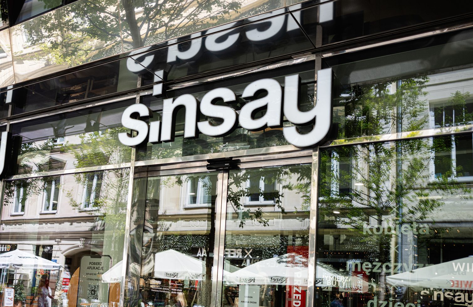 Czerwona sukienka z Sinsay
