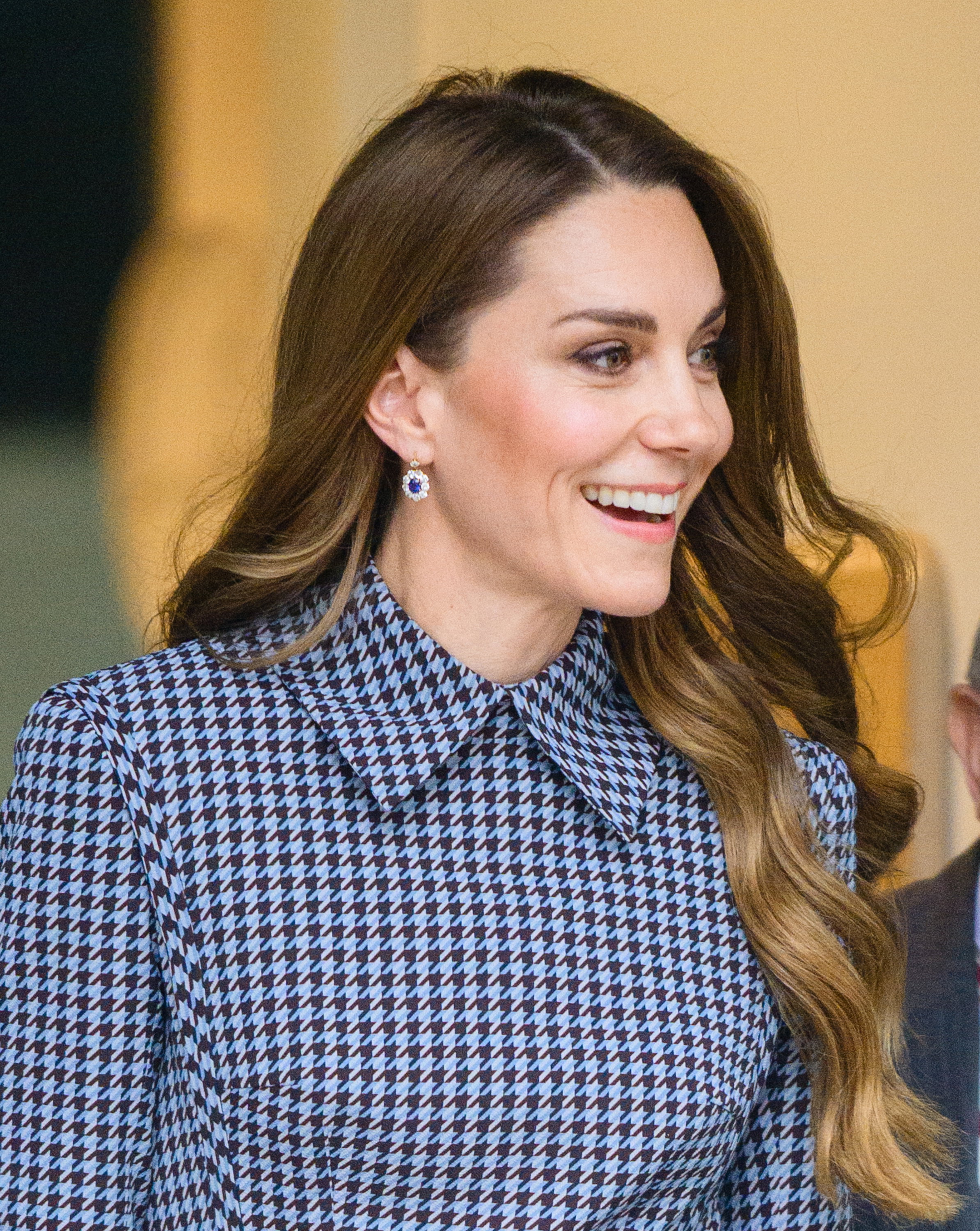 Księżna Kate zachwyca modną stylizacją i modną zamszową torbą