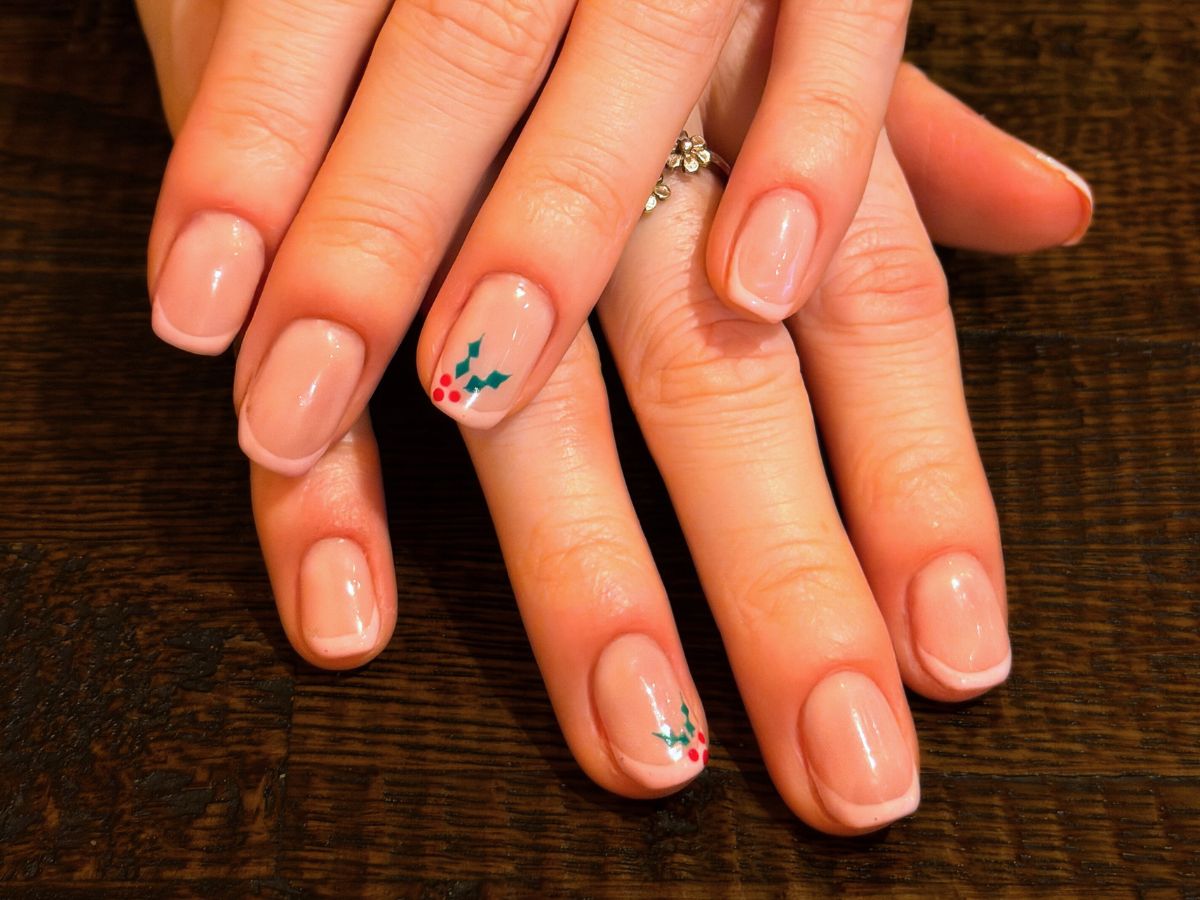 holly nail art