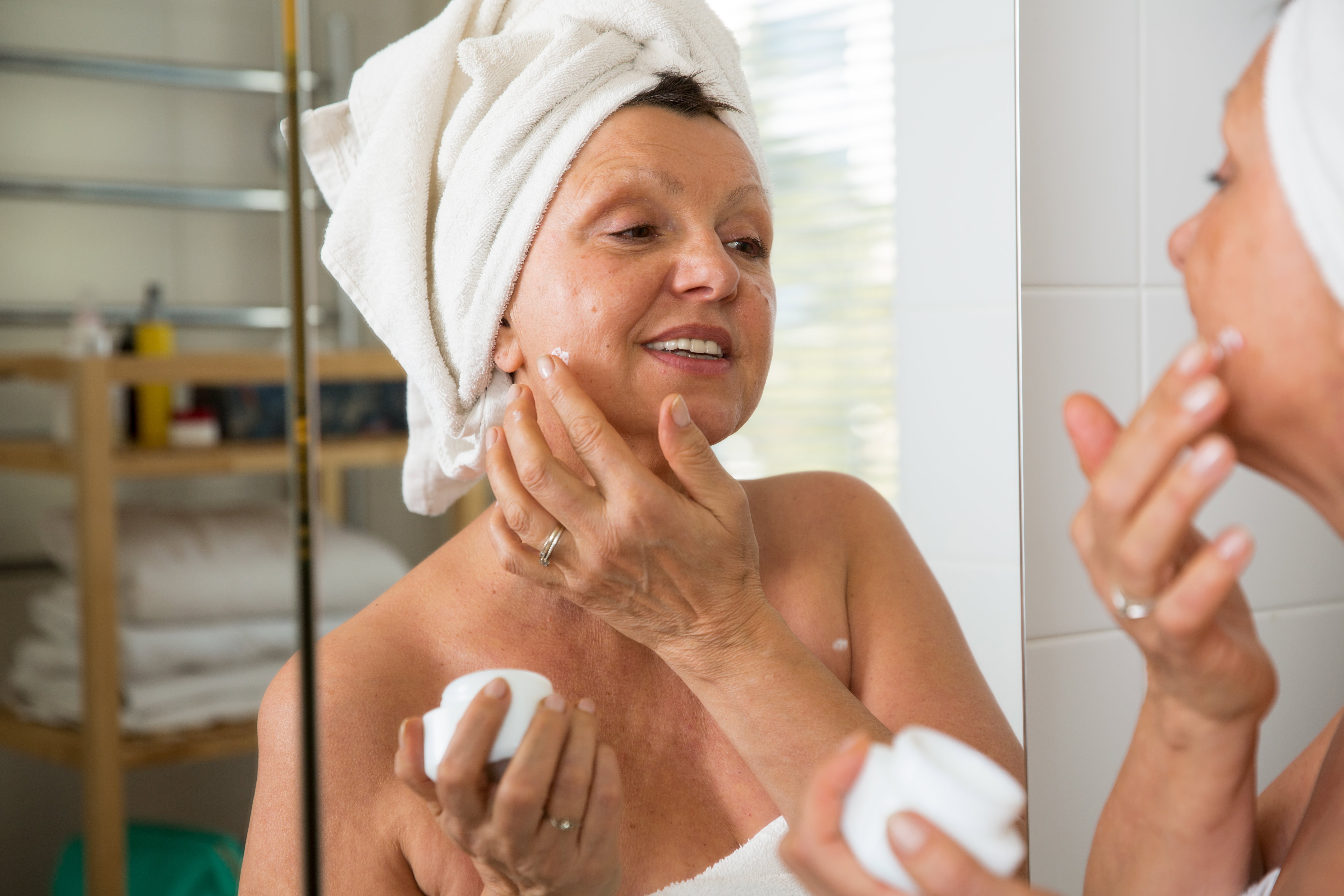 To ulubiony krem Vivhy 60+ mojej mamy! Delikatnie napina wiotką skórę i rozświetla