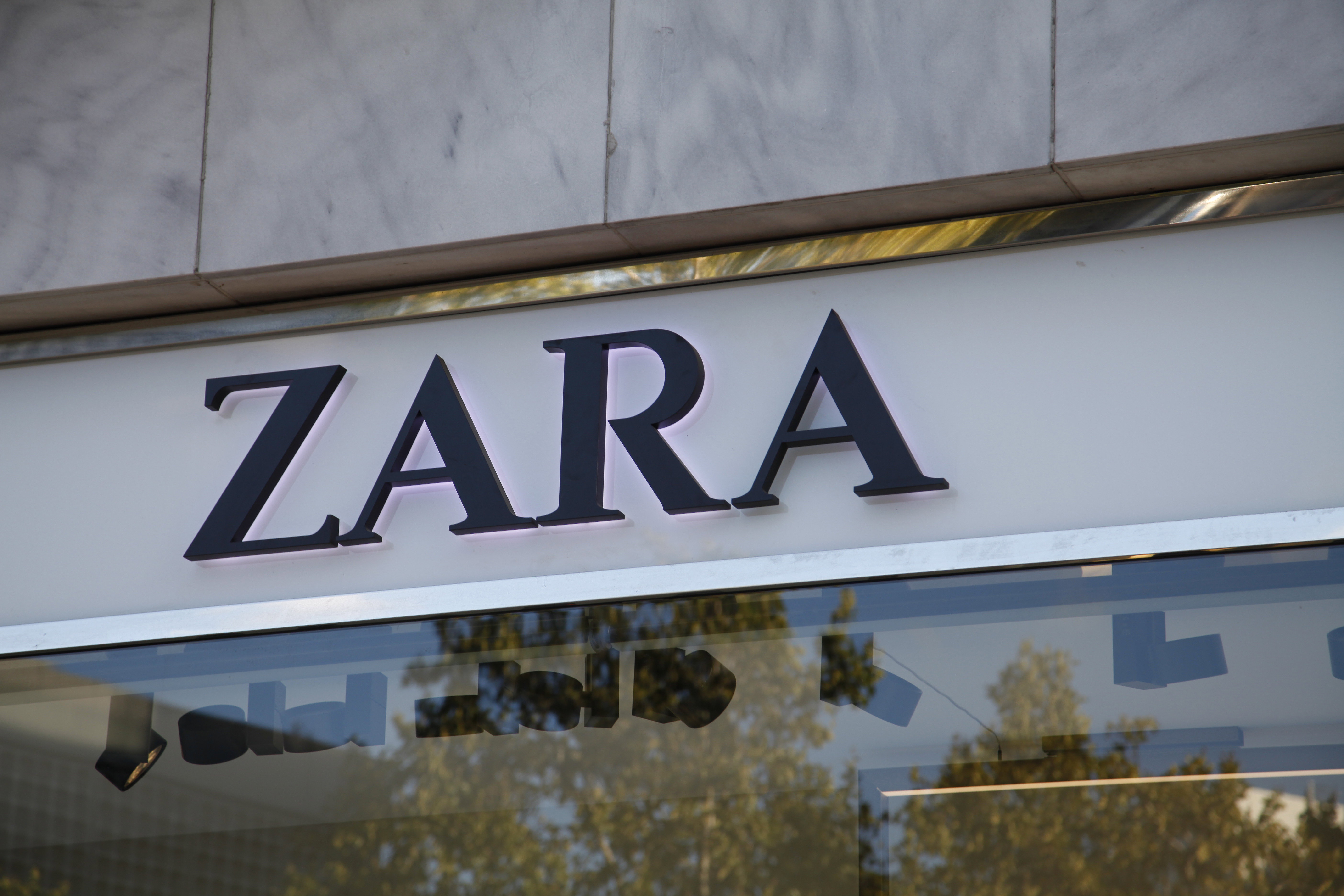 Wiatroszczelna kurtka z Zary