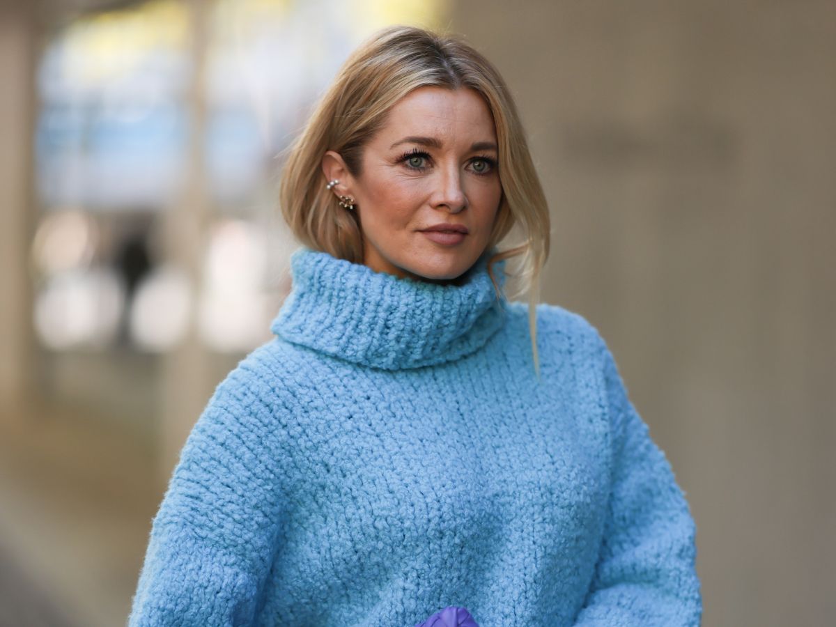sweter icy blue (1)