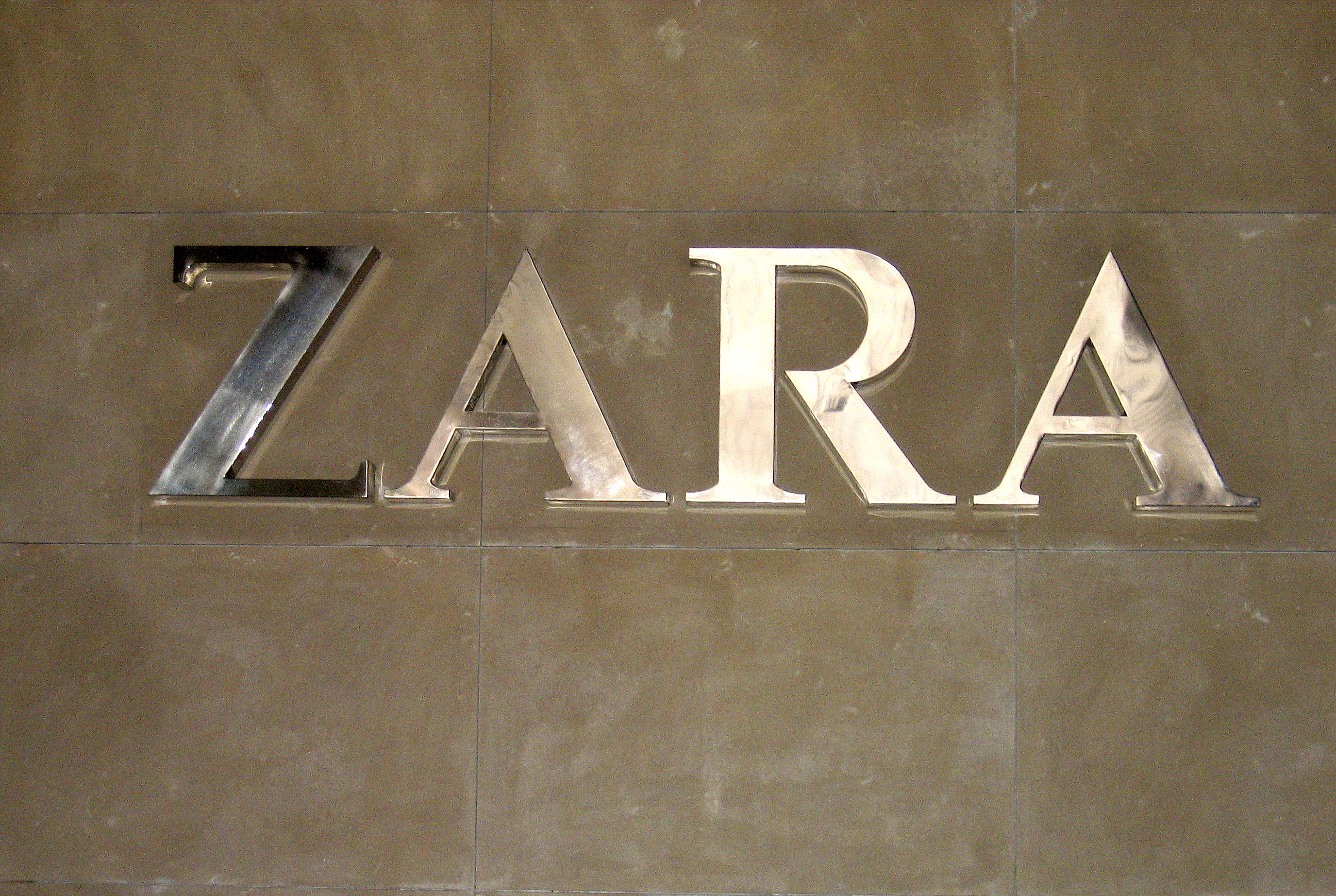 kurtka peplum z wyprzedaży w Zarze
