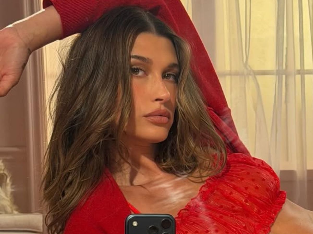 hailey bieber manicure babydoll