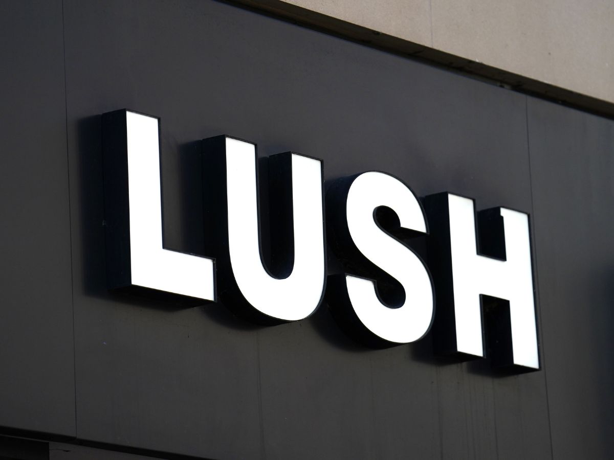 viralowa mgiełka do ciała Lush