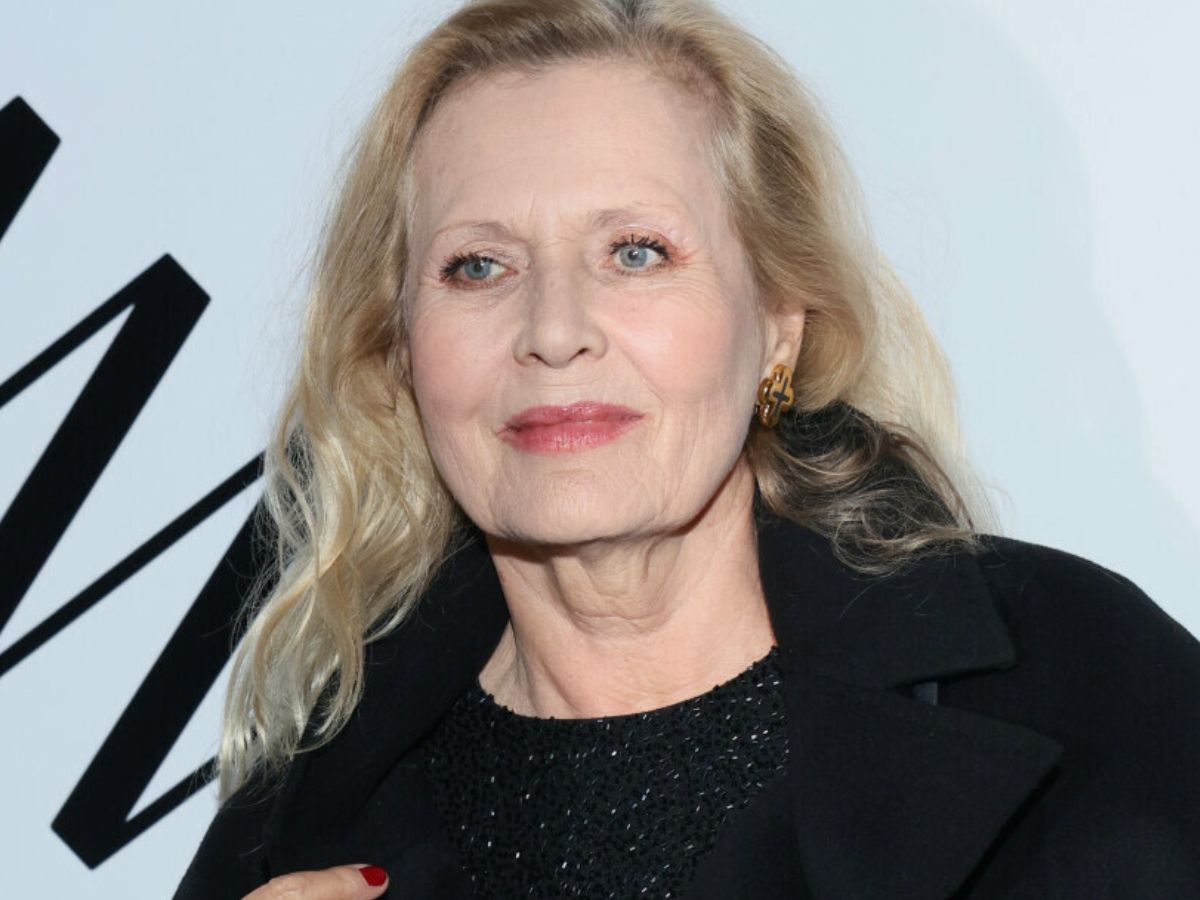 Grażyna Szapołowska w płaszczu "penny lane"