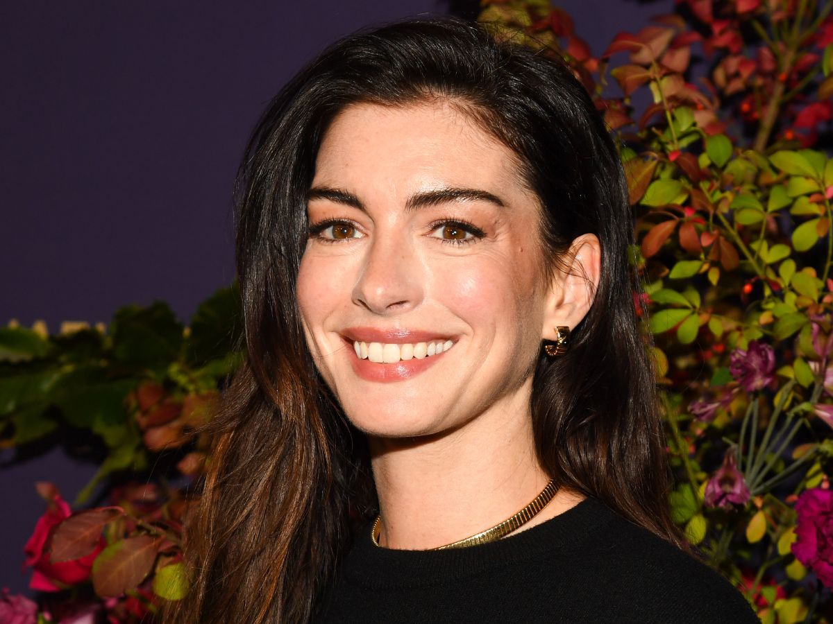 jeansy cuffed w stylu Anne Hathaway