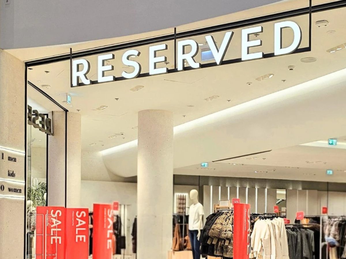W Reserved znalazłam muślinową koszulę za 35 zł