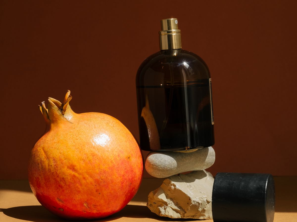granatowe perfumy