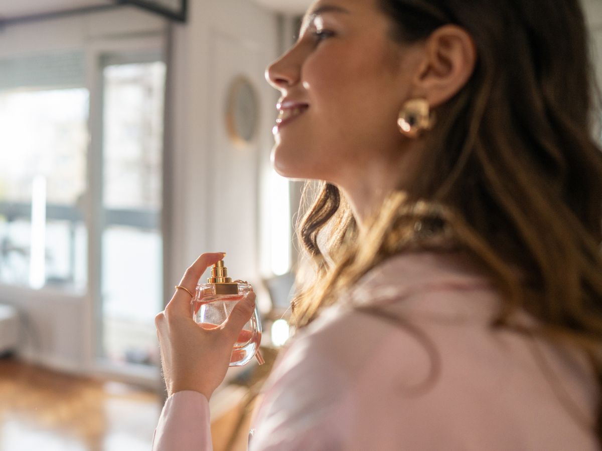 Te kwiatowe perfumy z irysem wiosną będą działać jak magnes na komplementy