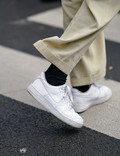 Te chunky sneakers na grubej podeszwie noszą teraz wszystkie minimalistki.