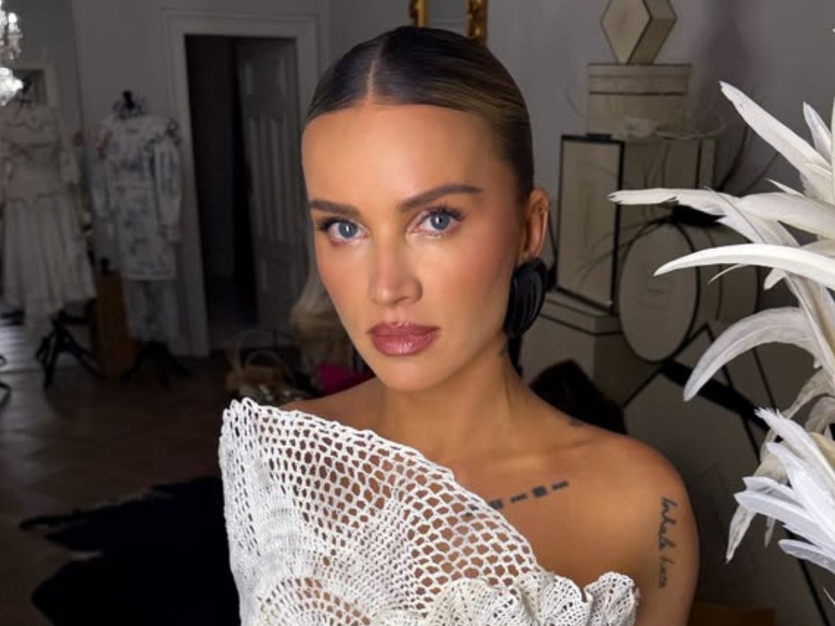 Teraz nosimy zamszowy płaszcz w stylu Maffashion idealny do jeansów i cygaretek