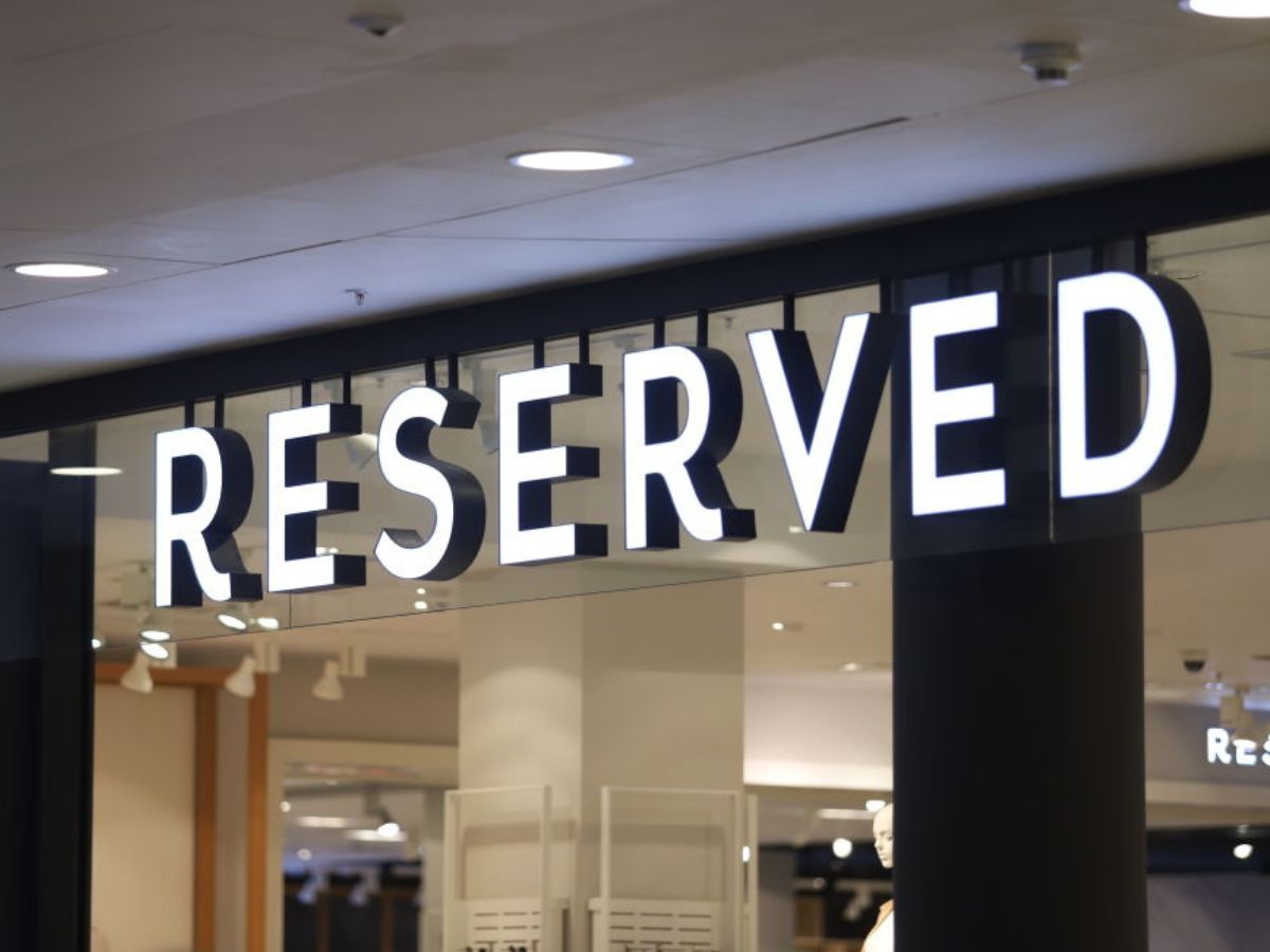 Kardigan w kwiaty z Reserved bije na głowę pozostałe trendy na wiosnę