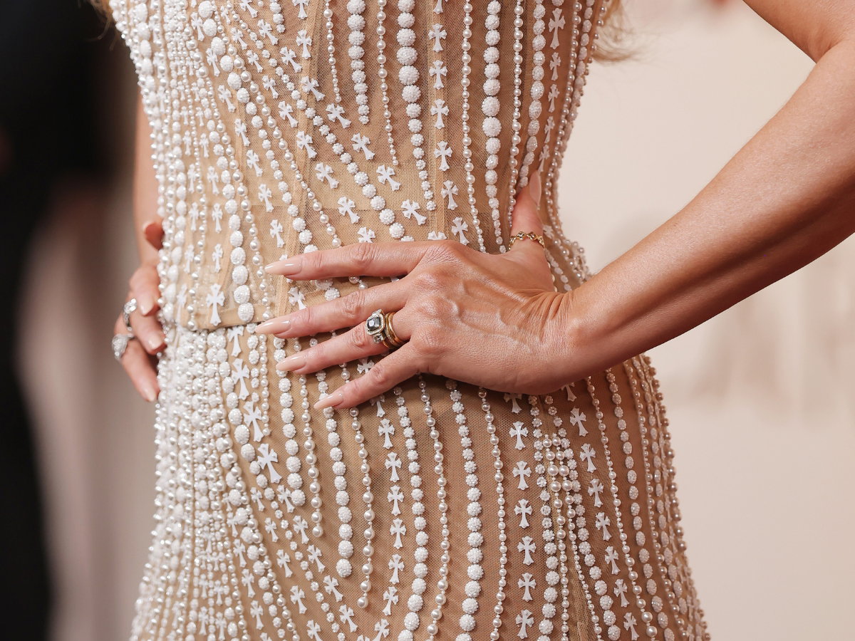 red carpet rich girl - manicure