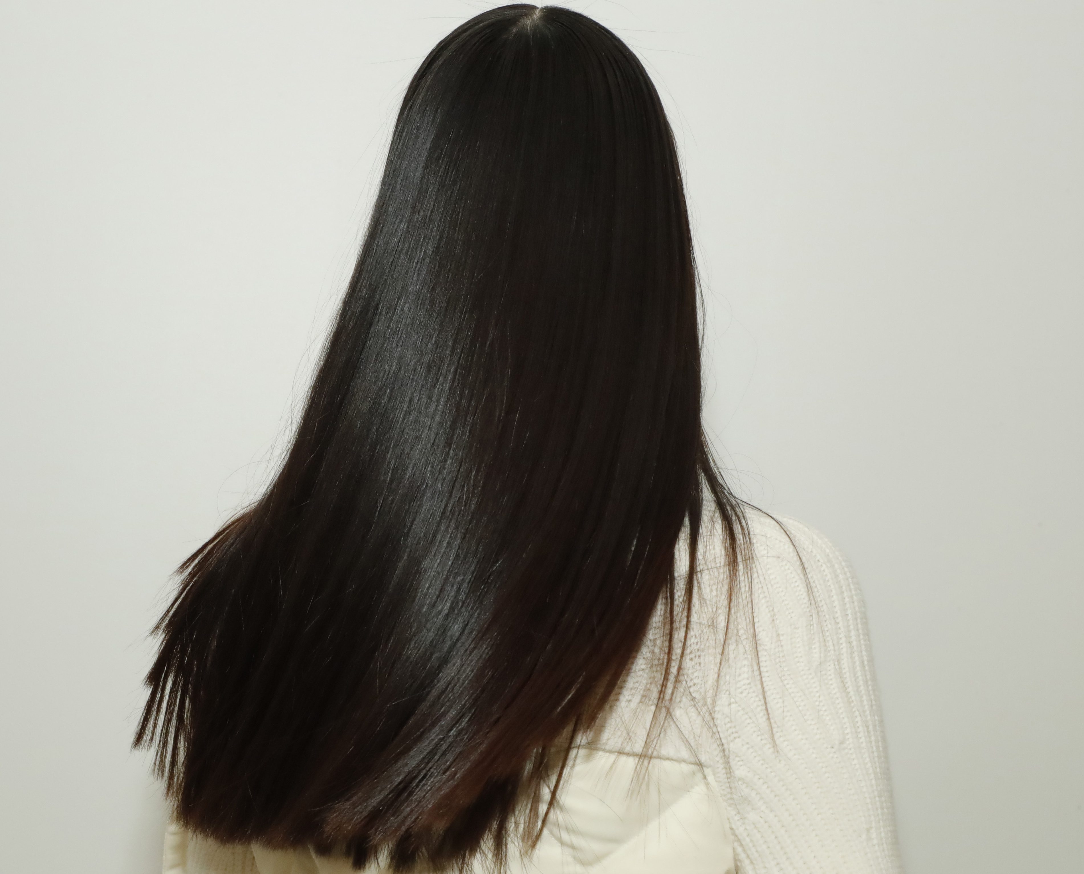 Taniutka odżywka daje tafle na włosach jak po hair glossing.