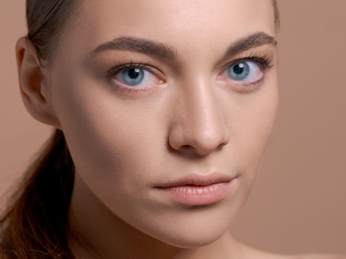 Ten krem BB to 4w1. Działa jak serum, korektor, podkład i krem z SPF