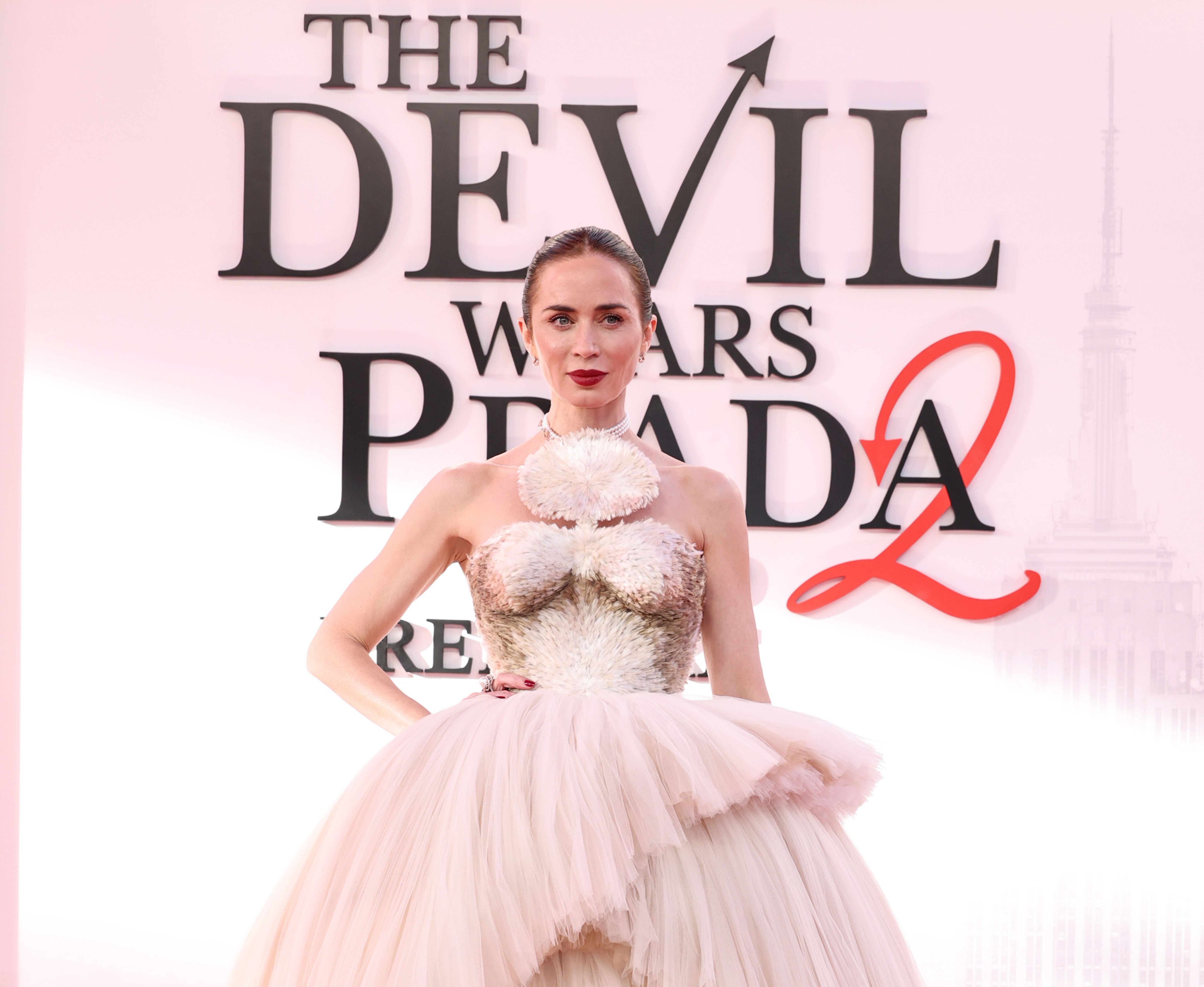 paznokcie Emily Blunt premiera Diabeł ubiera się u Prady