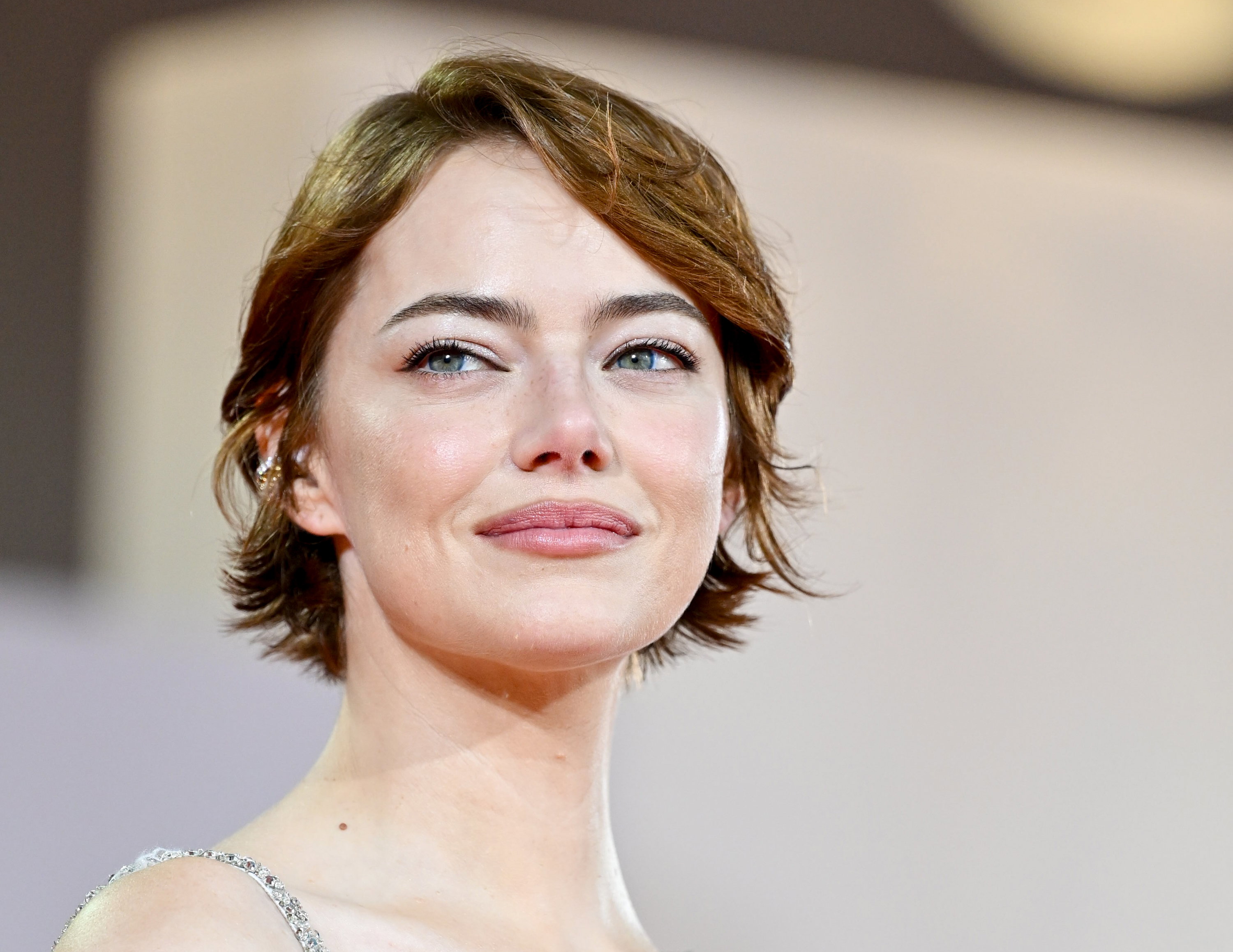 emma stone soft flow pixie