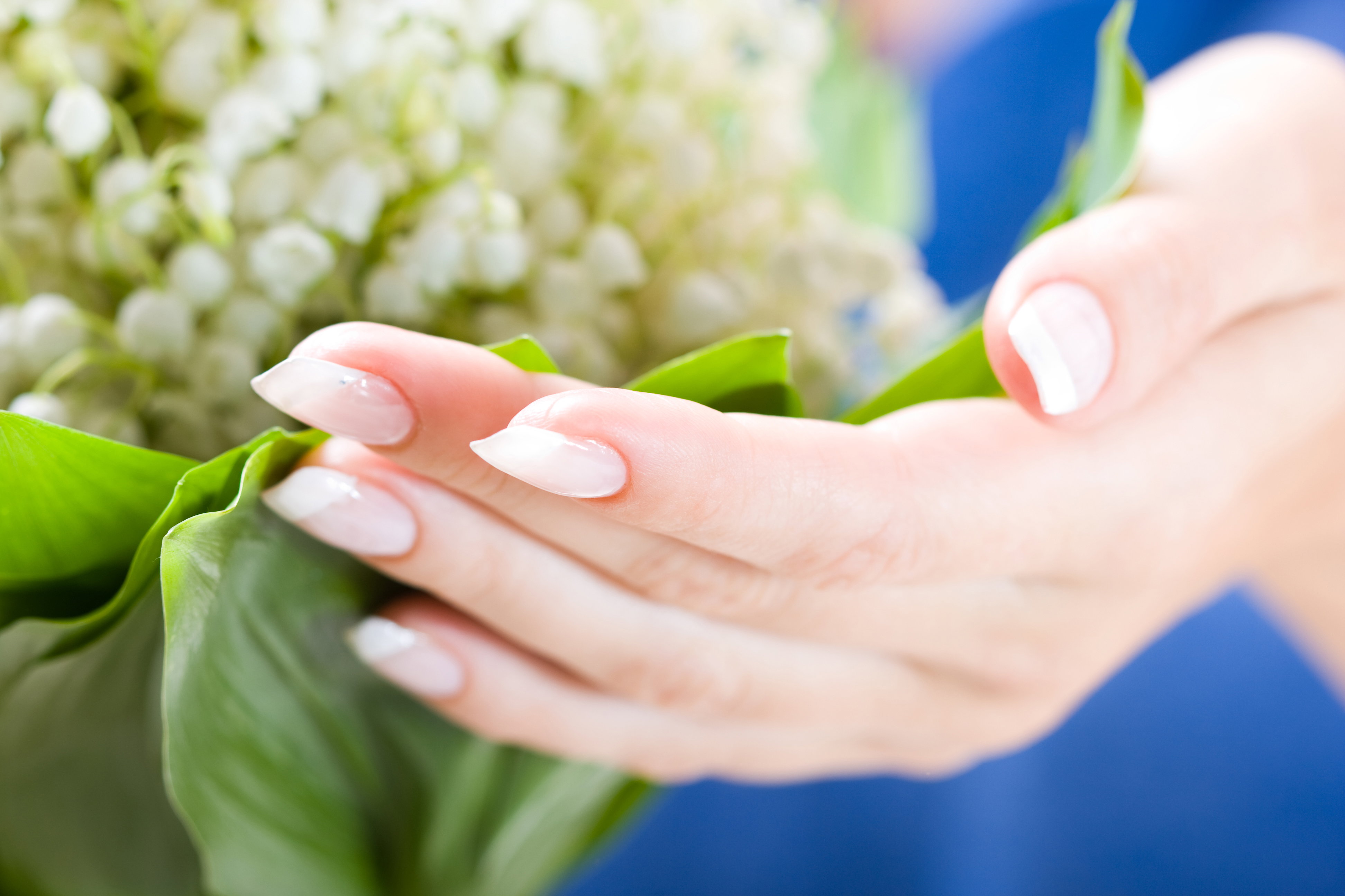 lily of the valley nails