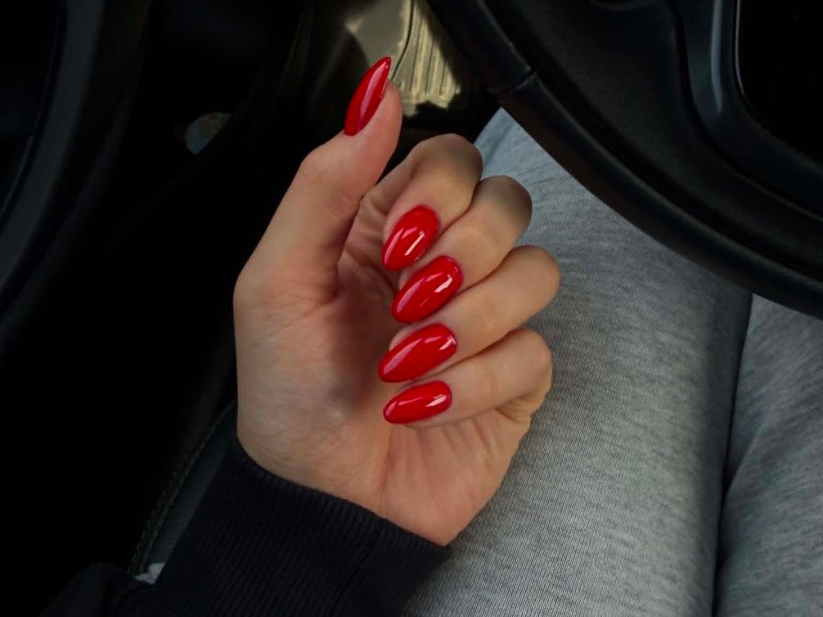 Jestem redaktorką beauty i wybrałam manicure, który dodaje wdzięku i klasy