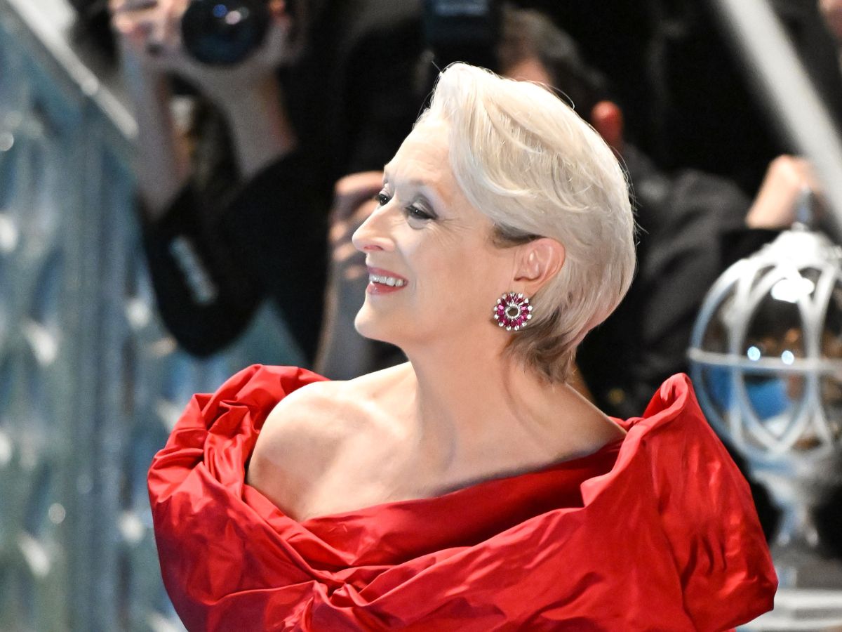Ta pianka zagęszcza fryzurę na fale jak u Meryl Streep