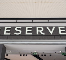 błękitna sukienka na wesele z reserved