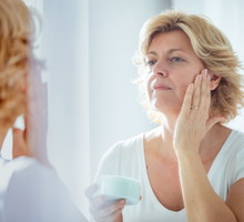 Kobiety 50+ szturmują apteki po ten krem za 10 zł