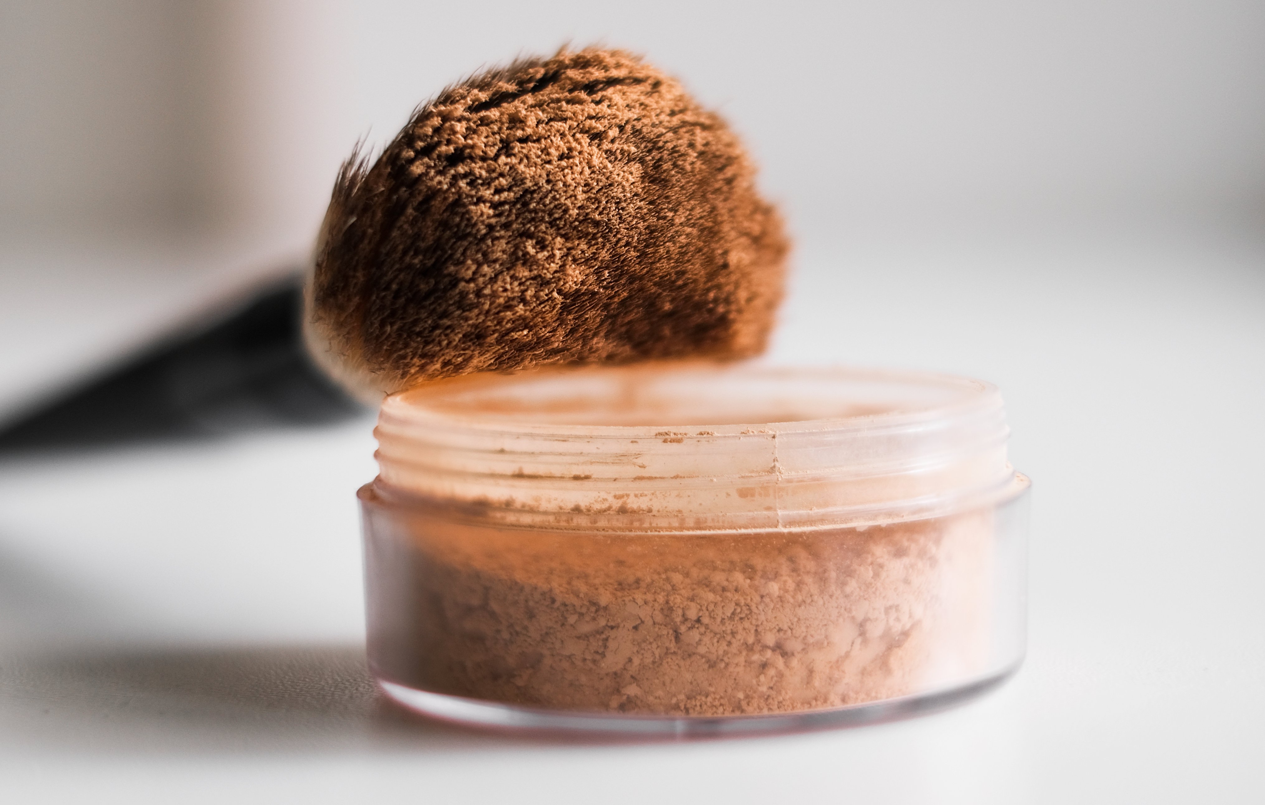 Puder do twarzy z SPF30