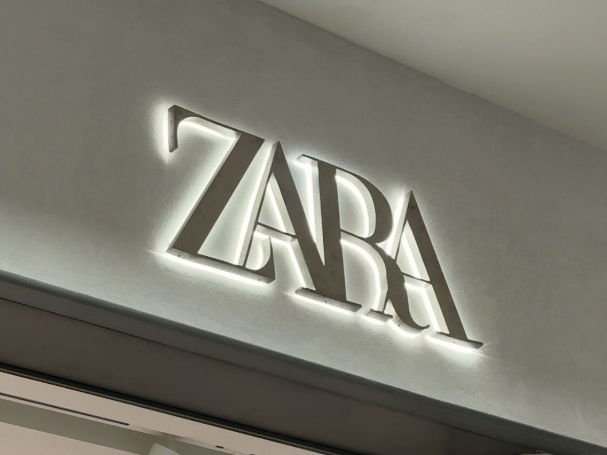 biała sukienka z Zary
