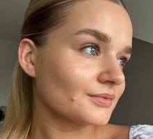 Polski krem BB z SPF 50 daje efekt "glow touch" bez filtra