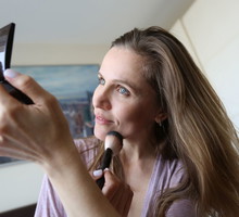 Puder w żelu działa jak gumka do ścierania sebum, a kosztuje 2 dyszki