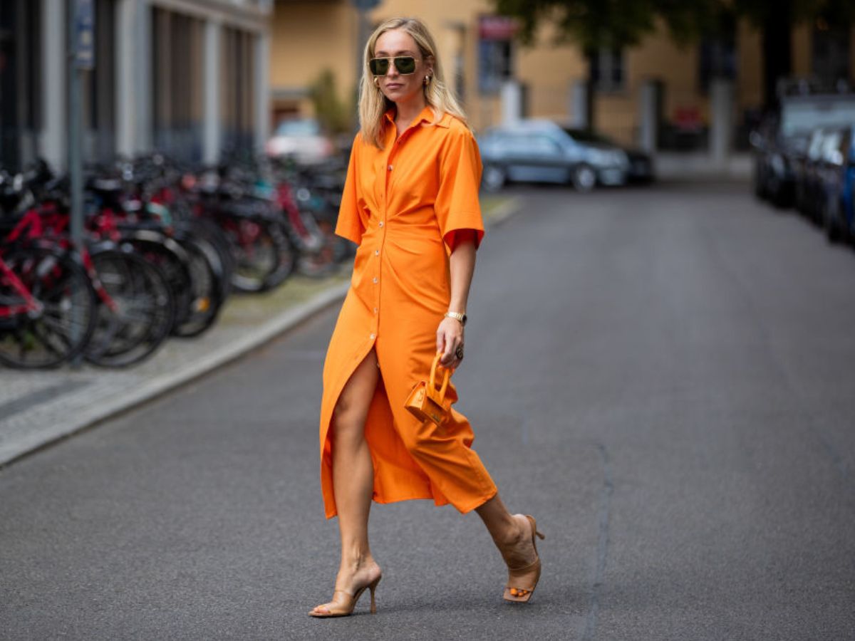 W H&amp;M dorwałam mandarynkową sukienkę w duchu "resort wear".