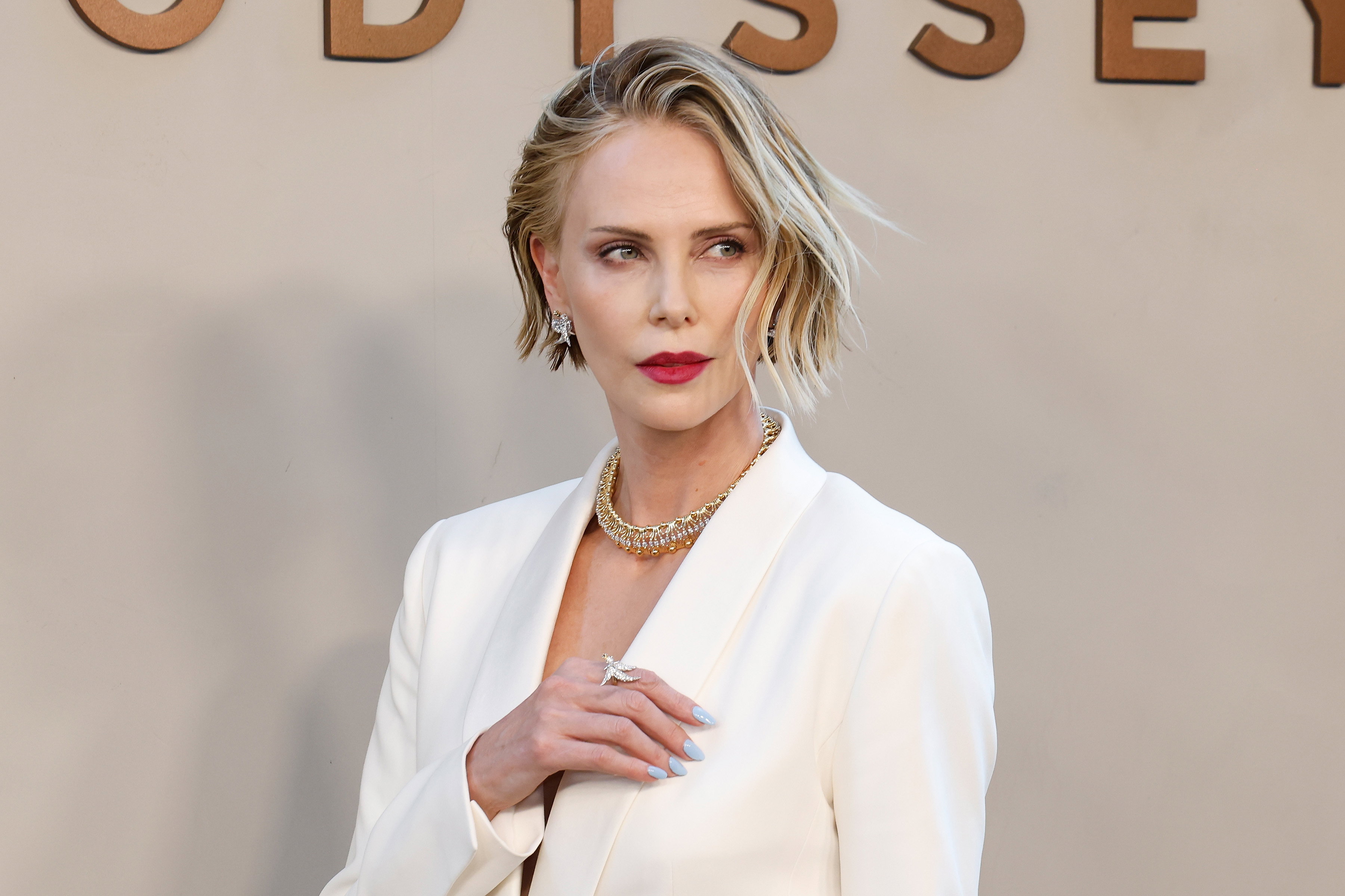 paznokcie Charlize Theron