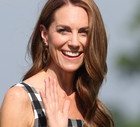 Sukienka w kratkę vichy w stylu księżnej Kate
