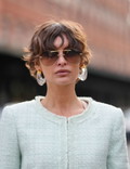 Latem 2026 trendsetterki wybierają cięcie "momager crop"