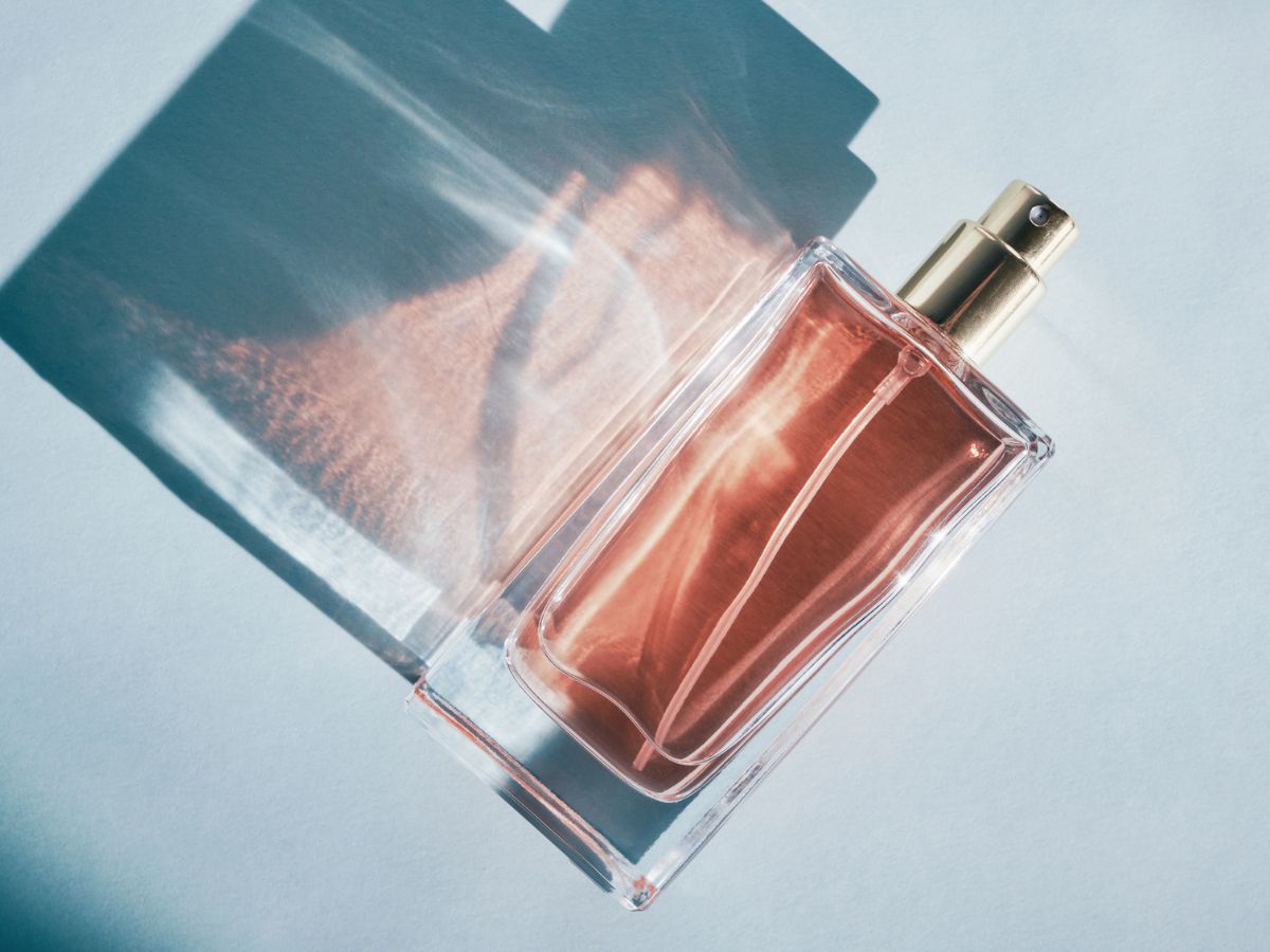Australijskie perfumy z gorzkimi migdałami i piwonią
