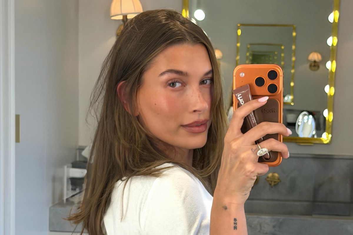 manicure na jesień 2026 od stylistki Hailey Bieber