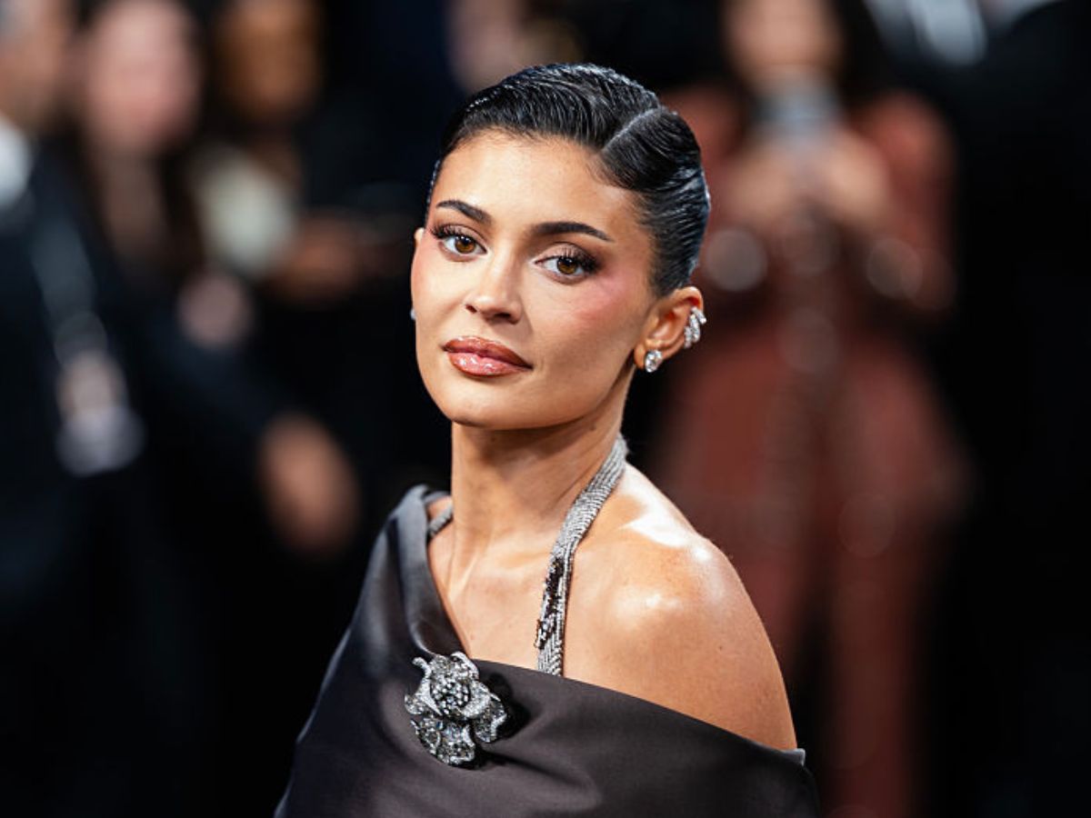 Kylie Jenner przywraca pedicure z lat 2000