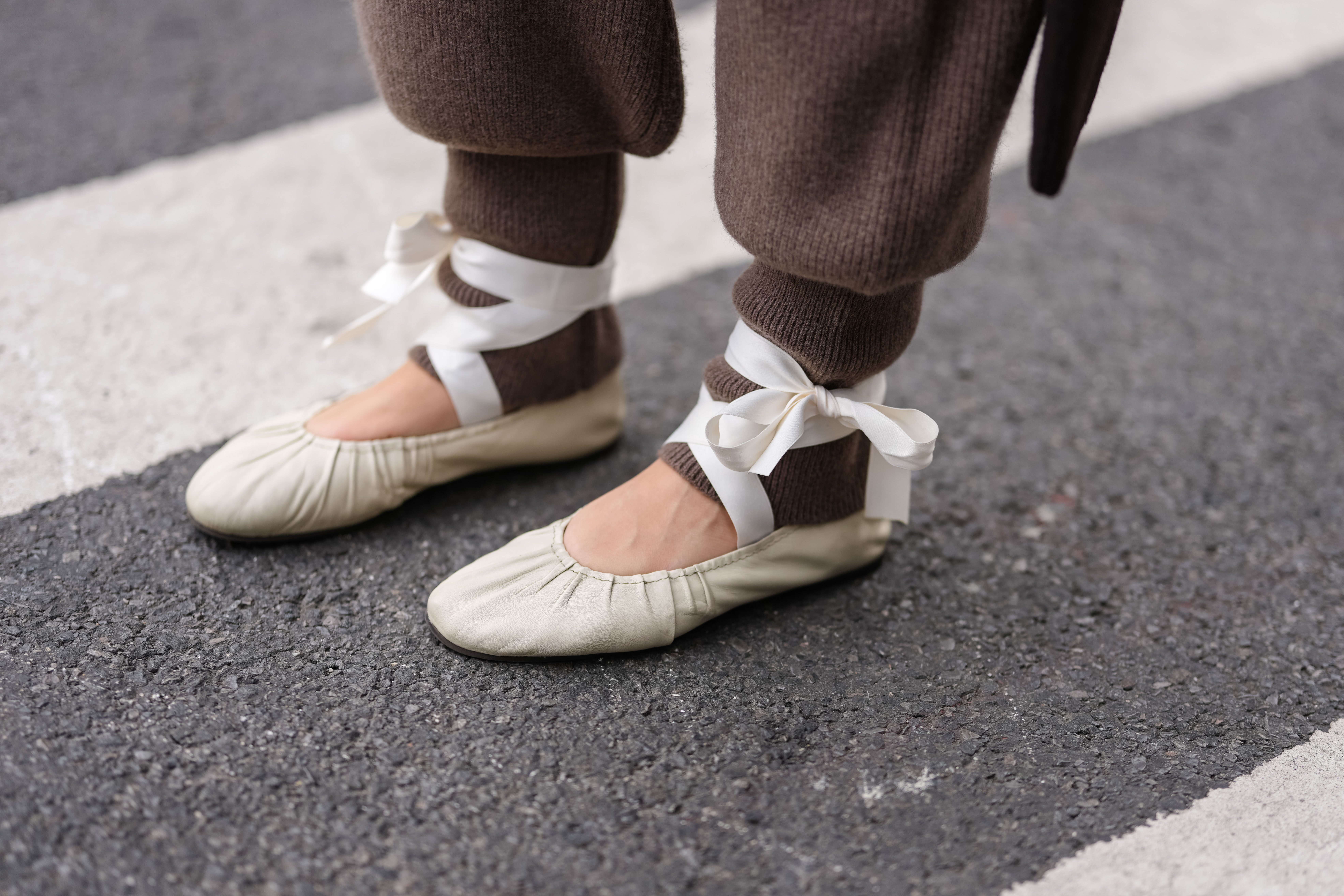 Sportowe balerinki w stylu balletcore