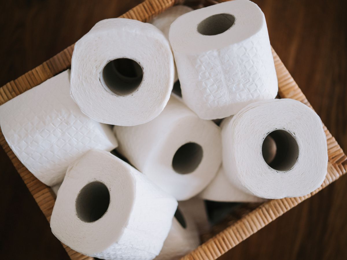 Trendsetterki mody płacą prawie 5 tys. za rolkę „papieru toaletowego”