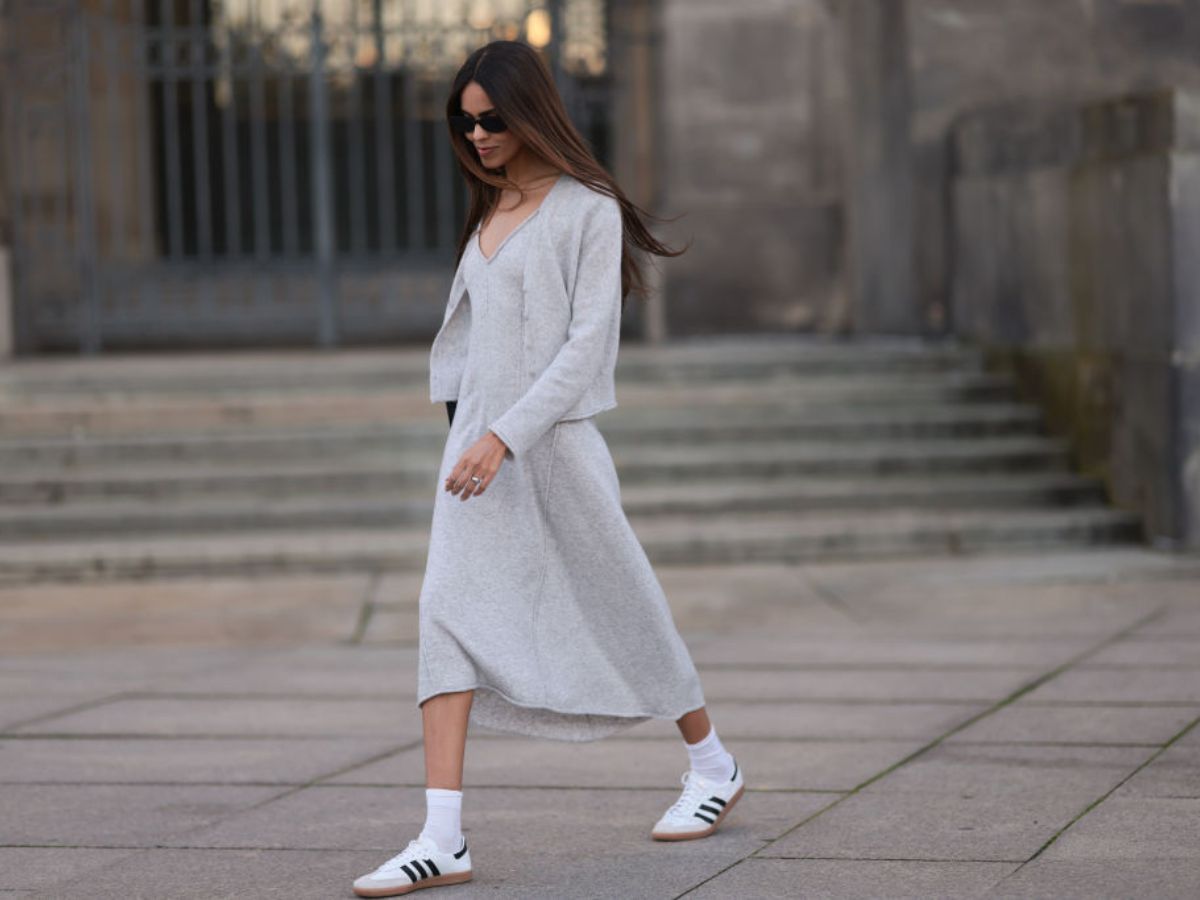 Najbardziej pożądane sneakersy na przełom lata i jesieni trafiły na wyprzedaż.
