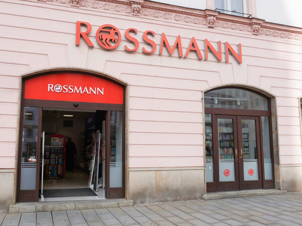 Rossmann odpalił 1+1 gratis na makijaż