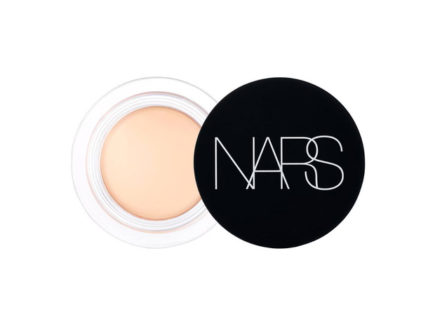 NARS Soft Matte Complete Concealer – kremowy kamuflaż dla wyraźnych cieni