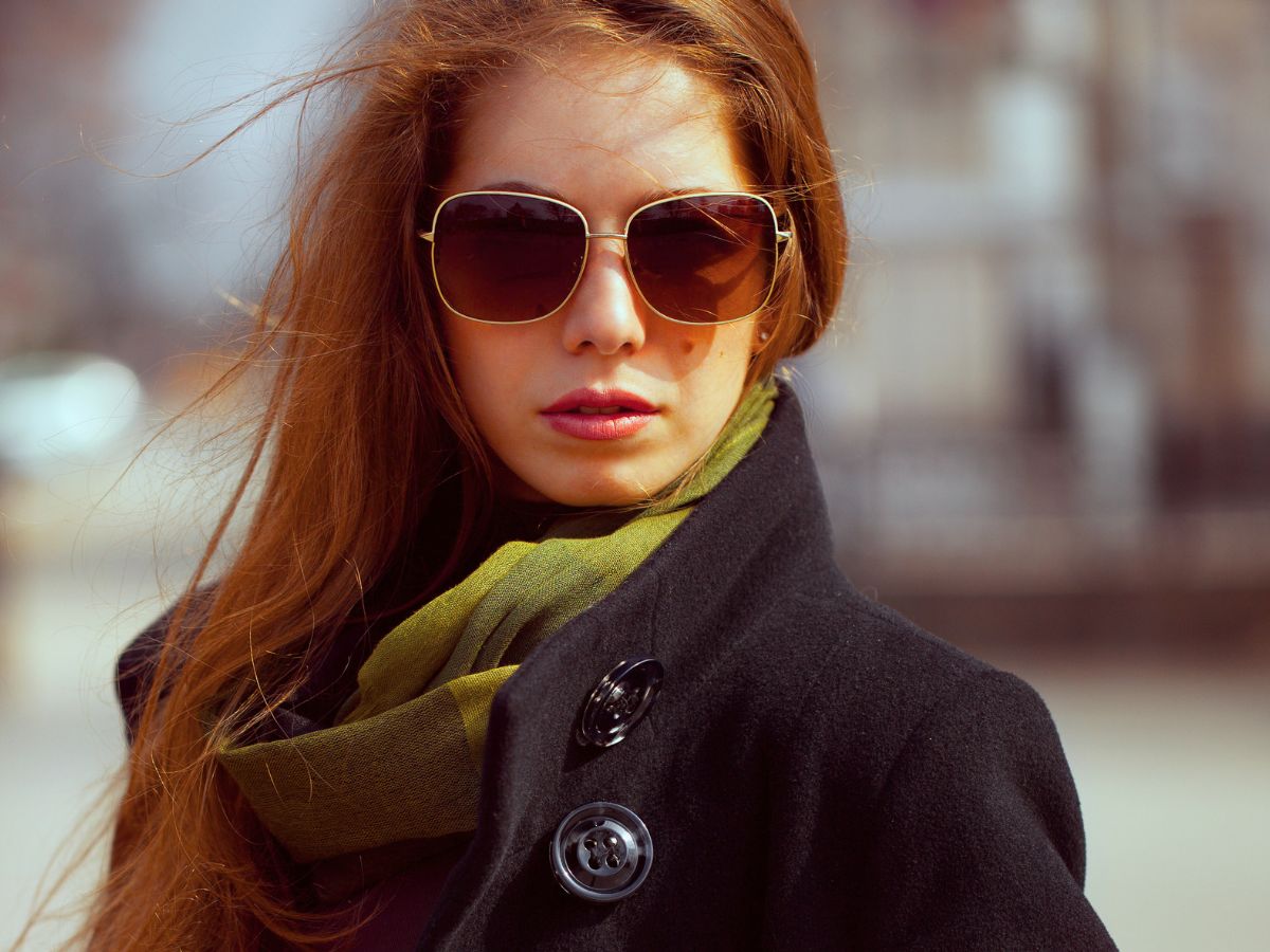 Filcowa kurtka w stylu Military Chic z H&amp;M