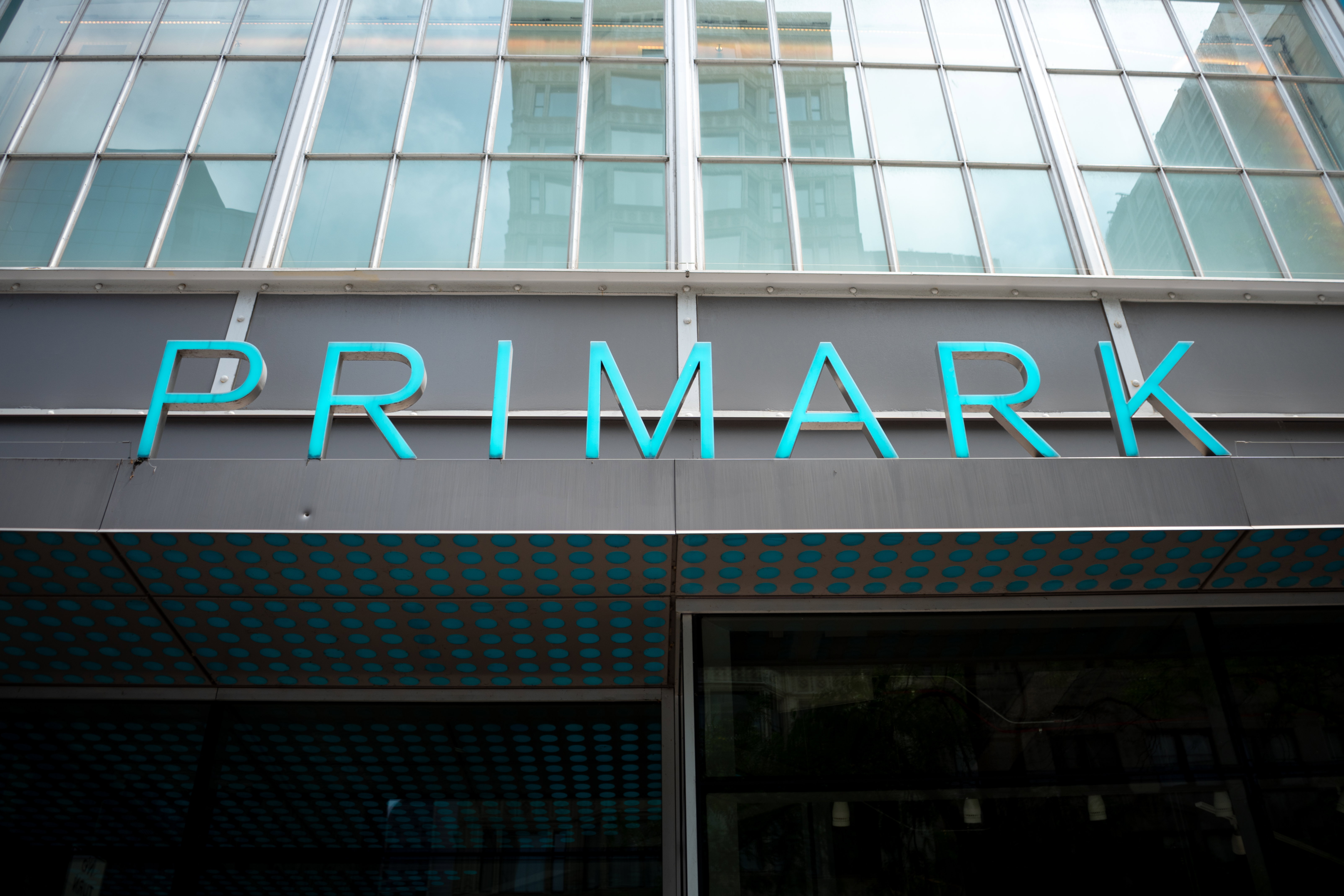 Primark uruchomi dostawę do domu po latach modelu tylko stacjonarnego