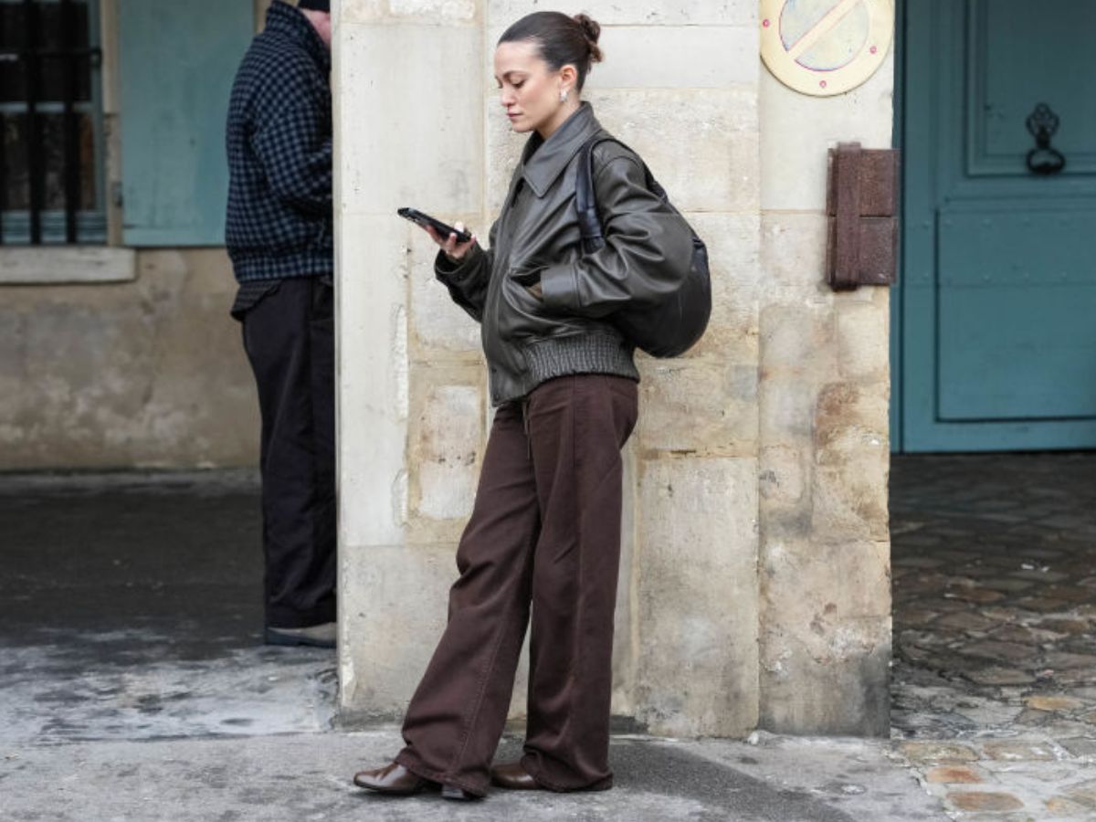 "Cacao jeans" to must-have w szafie na jesień według "it girls". W Sinsay kupisz je za 59 zł