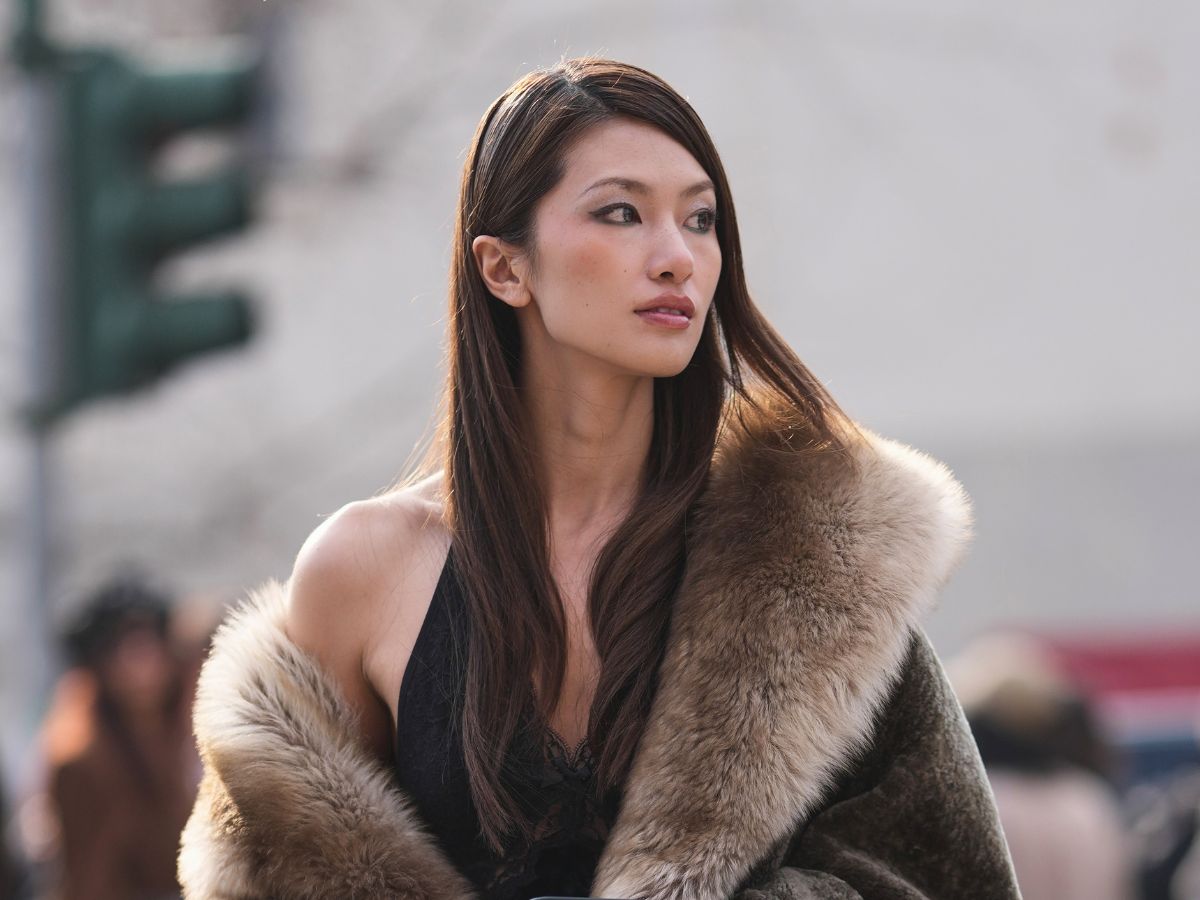 Brązowa skórzana kurtka z futerkiem marki Ochnik