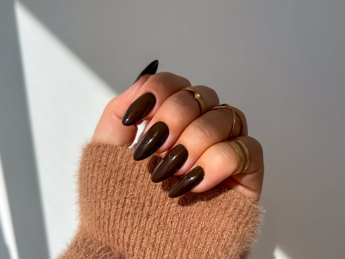 Tortie nails to według stylistek najmodniejszy manicure jesieni 2026