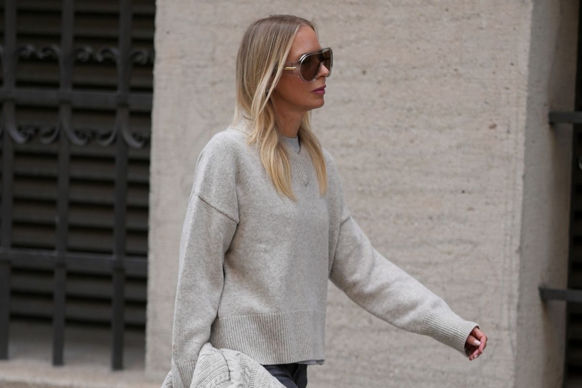 Oversizowy sweter w prążki z H&M