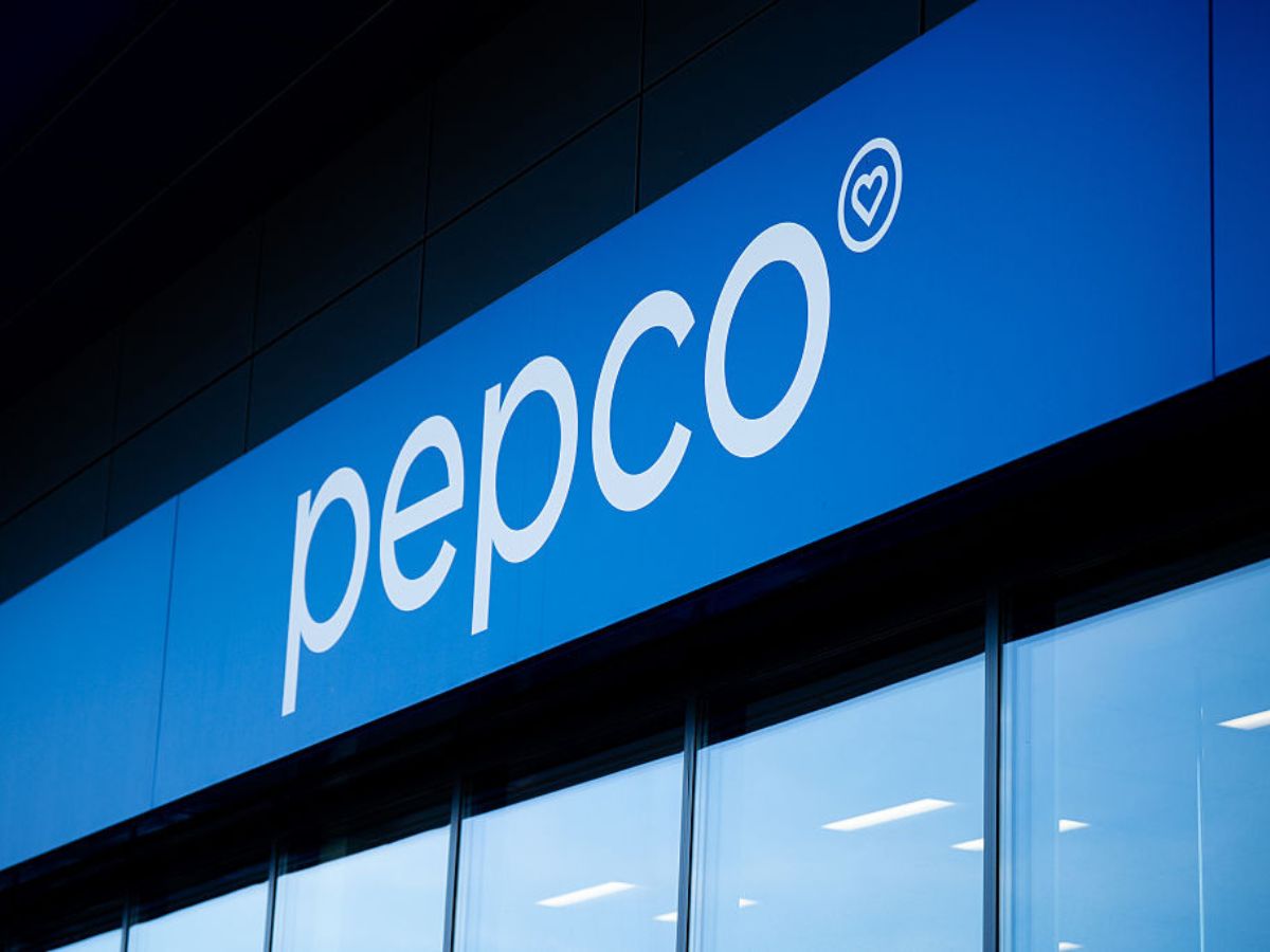 Golf z Pepco z 48% wiskozą w kolorze owsianki kosztuje 40 zł